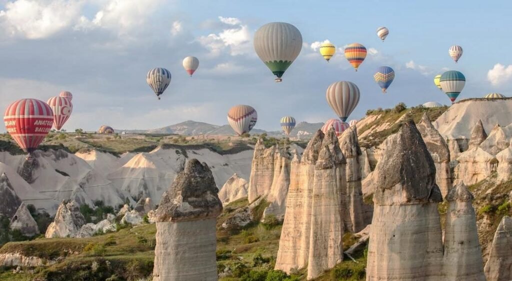 Die Türkiye begrüßte in den ersten neun Monaten des Jahres 2025 50 Millionen Besucher und erzielte Tourismuseinnahmen in Höhe von 50 Milliarden US-Dollar.